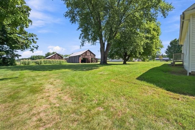 98 Stockbridge Rd, Hadley, MA 01002