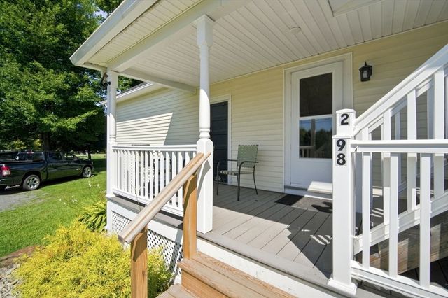 98 Stockbridge Rd, Hadley, MA 01002