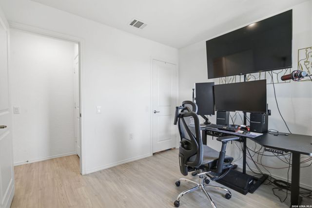 11942 Fuzzy Path, San Antonio, TX 78221