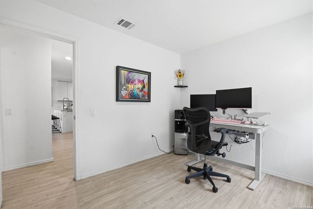 11942 Fuzzy Path, San Antonio, TX 78221