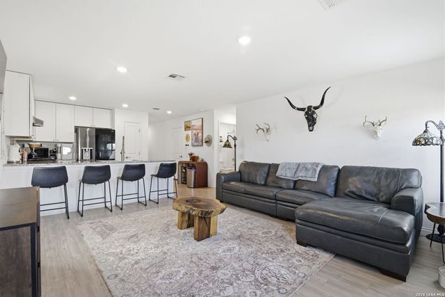 11942 Fuzzy Path, San Antonio, TX 78221