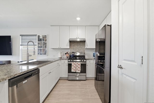 11942 Fuzzy Path, San Antonio, TX 78221