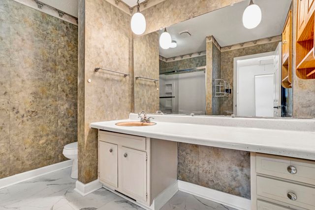 1605 E Durst Avenue, Greenwood, SC 29649