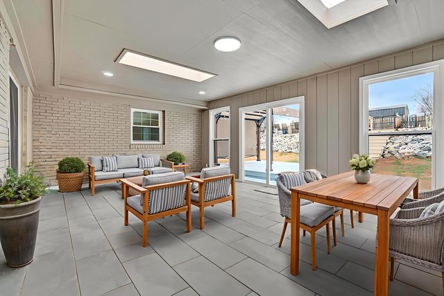 1605 E Durst Avenue, Greenwood, SC 29649