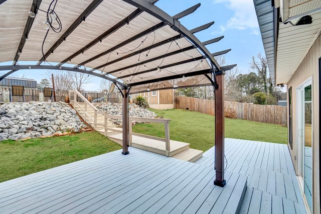 1605 E Durst Avenue, Greenwood, SC 29649