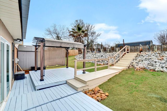 1605 E Durst Avenue, Greenwood, SC 29649