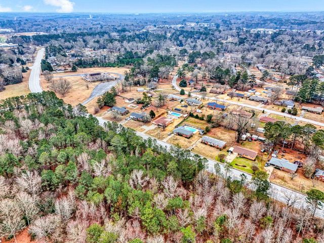 1605 E Durst Avenue, Greenwood, SC 29649