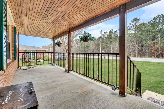 1605 E Durst Avenue, Greenwood, SC 29649