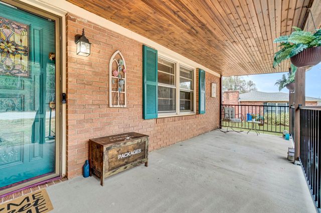 1605 E Durst Avenue, Greenwood, SC 29649