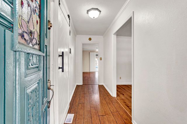 1605 E Durst Avenue, Greenwood, SC 29649