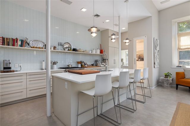 426 Spring Street 101, Newport, RI 02840
