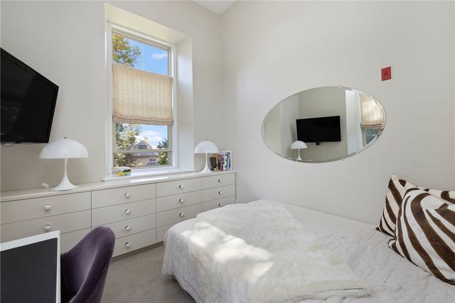 426 Spring Street 101, Newport, RI 02840