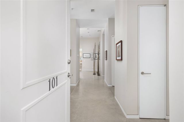 426 Spring Street 101, Newport, RI 02840