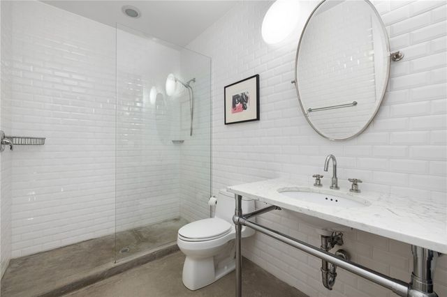 426 Spring Street 101, Newport, RI 02840