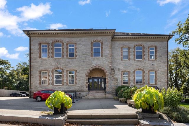 426 Spring Street 101, Newport, RI 02840