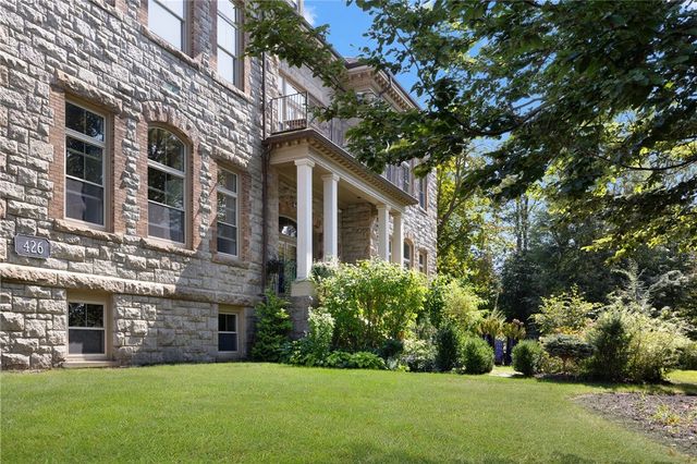 426 Spring Street 101, Newport, RI 02840
