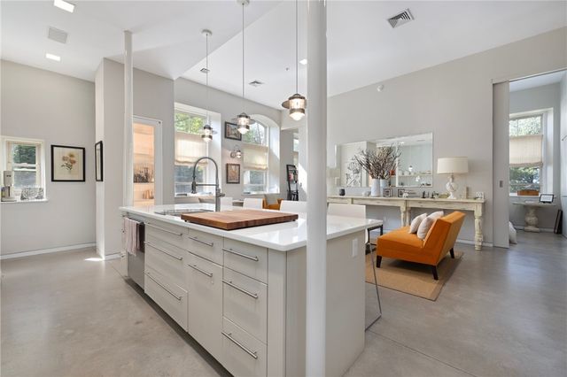 426 Spring Street 101, Newport, RI 02840