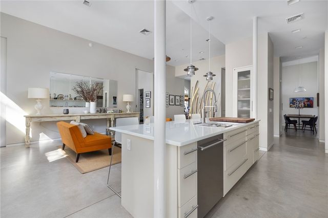 426 Spring Street 101, Newport, RI 02840