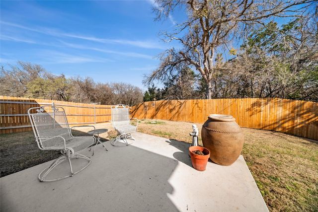 174 Bendecido LOOP, Elgin, TX 78621