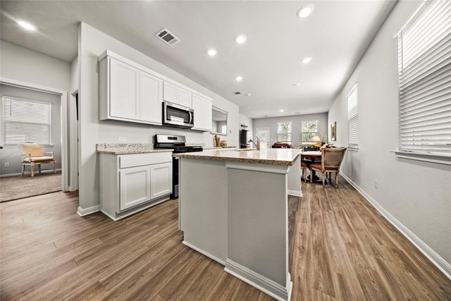 174 Bendecido LOOP, Elgin, TX 78621