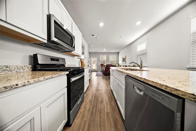 174 Bendecido LOOP, Elgin, TX 78621