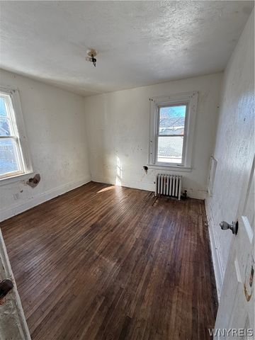 4006 Deveaux Street, Niagara Falls, NY 14305