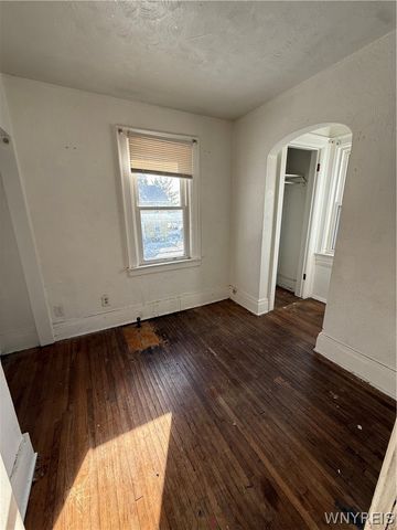 4006 Deveaux Street, Niagara Falls, NY 14305