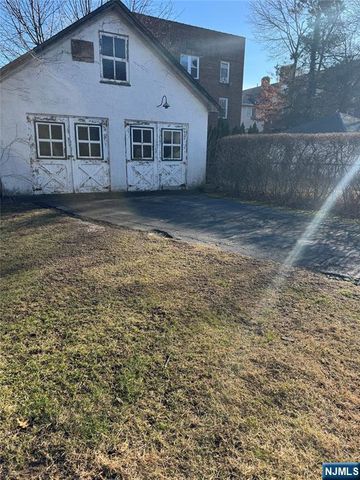 135 Home Avenue 1st Floor, Rutherford, NJ 07070