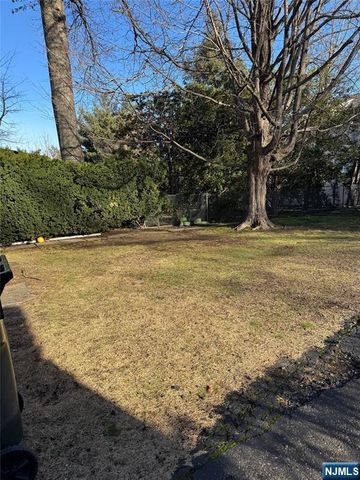 135 Home Avenue 1st Floor, Rutherford, NJ 07070