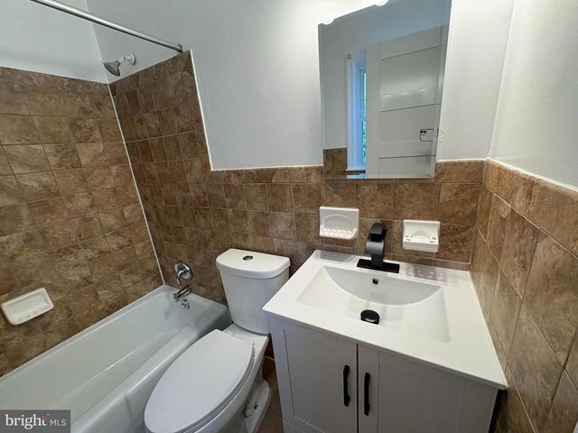 8802 34TH AVE, College Park, MD 20740