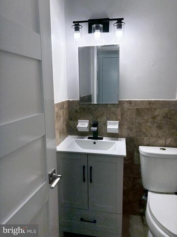 8802 34TH AVE, College Park, MD 20740