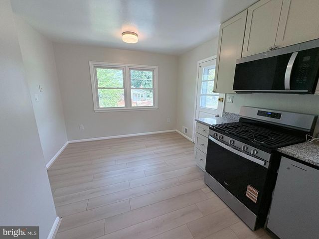 8802 34TH AVE, College Park, MD 20740
