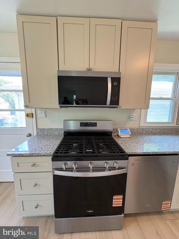 8802 34TH AVE, College Park, MD 20740
