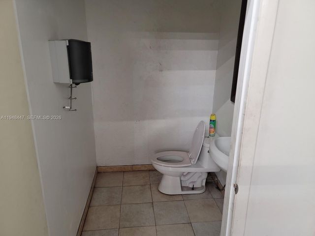 5629 Dawson St, Hollywood, FL 33023