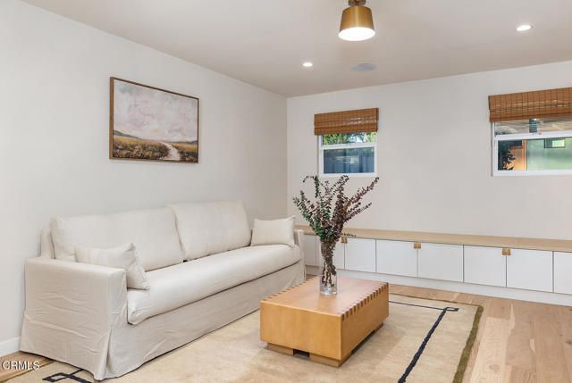 987 Bell Street, Pasadena, CA 91104