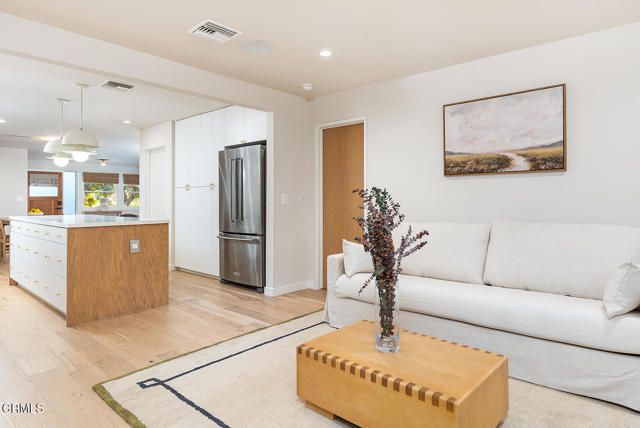 987 Bell Street, Pasadena, CA 91104