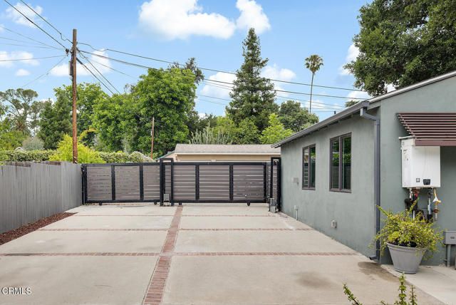 987 Bell Street, Pasadena, CA 91104