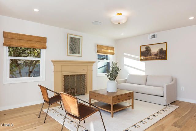 987 Bell Street, Pasadena, CA 91104