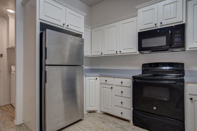 2102 17th Street, Lubbock, TX 79401