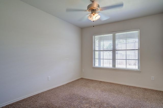 2102 17th Street, Lubbock, TX 79401