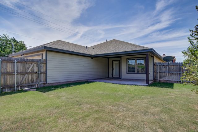 2102 17th Street, Lubbock, TX 79401