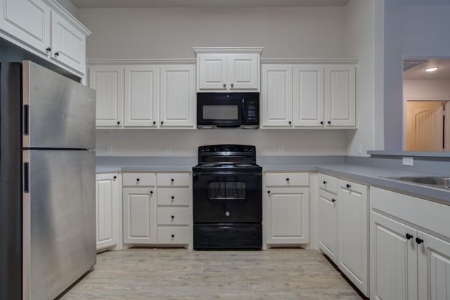 2102 17th Street, Lubbock, TX 79401