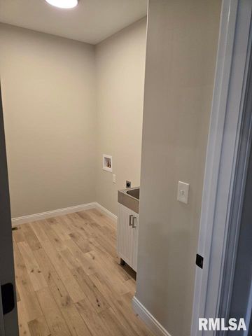 11227 N STONE CREEK Drive, Dunlap, IL 61525