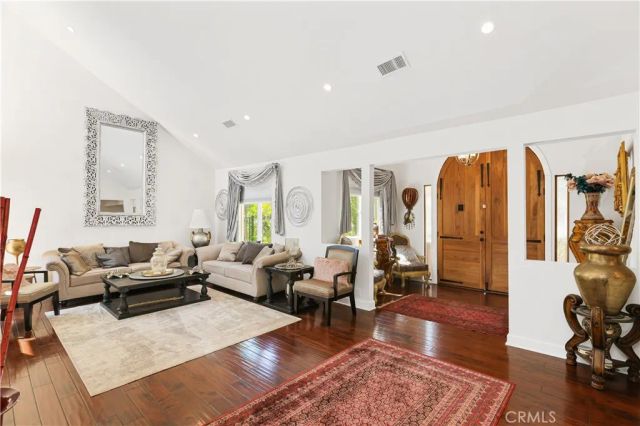 370 S Yorkshire, Anaheim, CA 92808