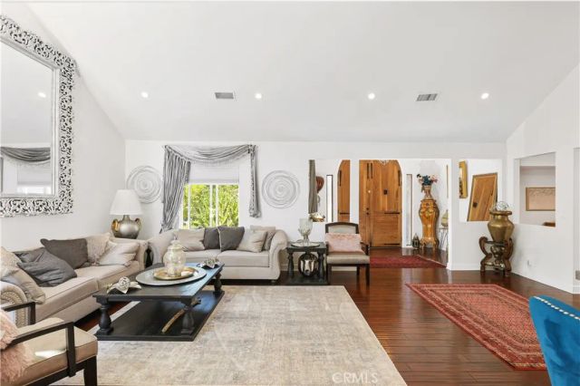 370 S Yorkshire, Anaheim, CA 92808