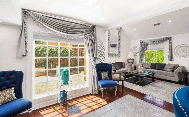 370 S Yorkshire, Anaheim, CA 92808