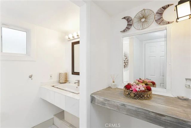 370 S Yorkshire, Anaheim, CA 92808