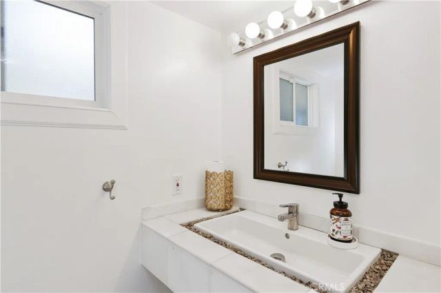 370 S Yorkshire, Anaheim, CA 92808