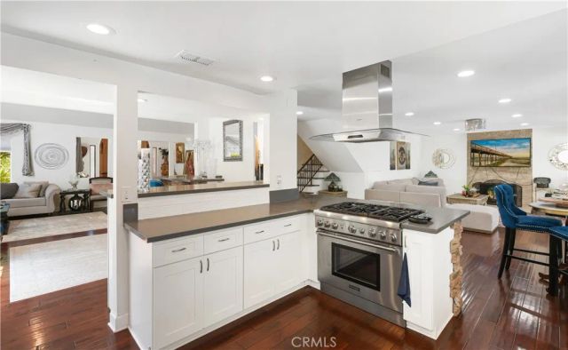370 S Yorkshire, Anaheim, CA 92808