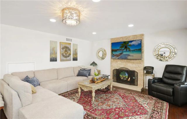 370 S Yorkshire, Anaheim, CA 92808